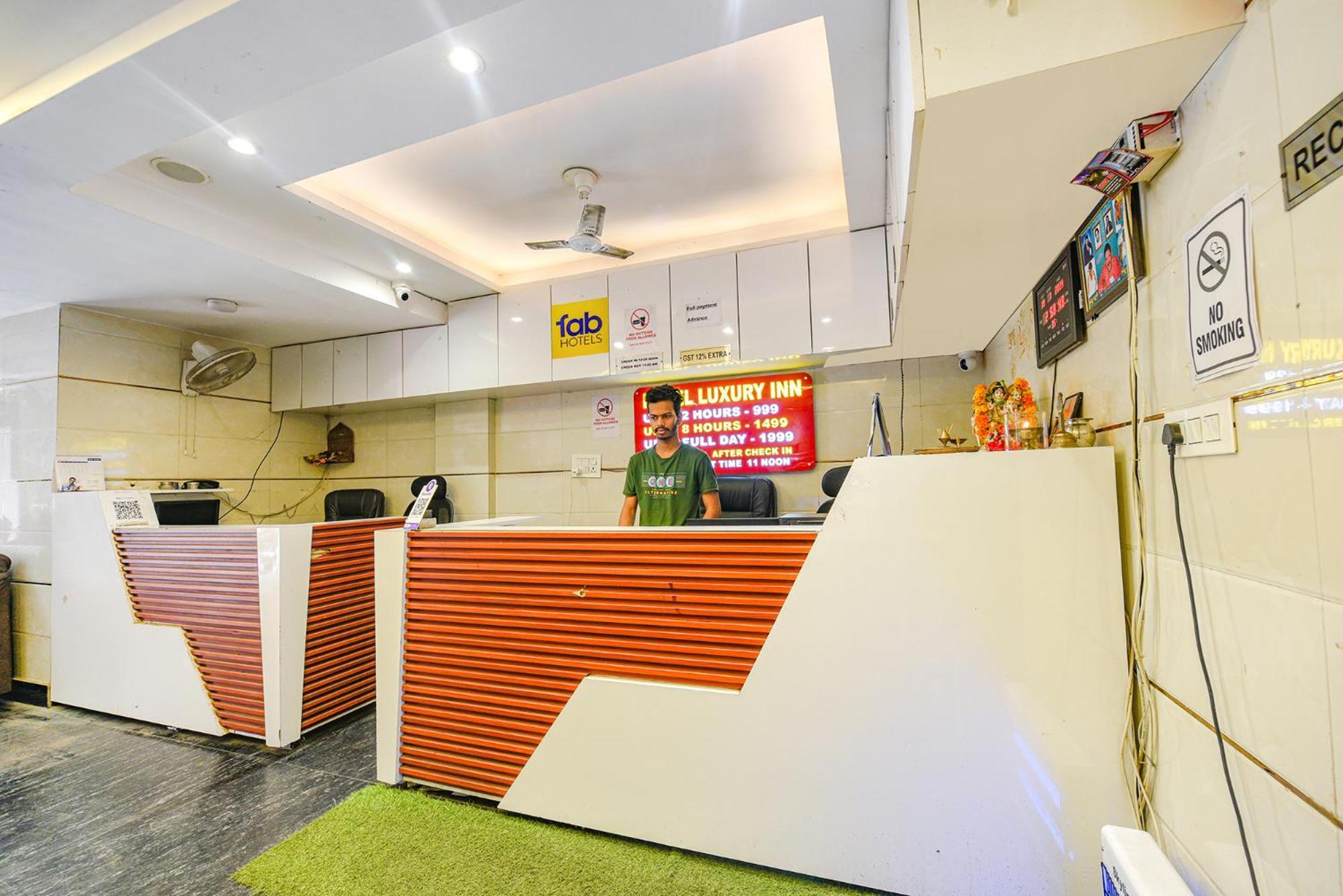 Fabhotel Luxury Inn Near Adarsh Nagar Metro Delhi  Eksteriør billede
