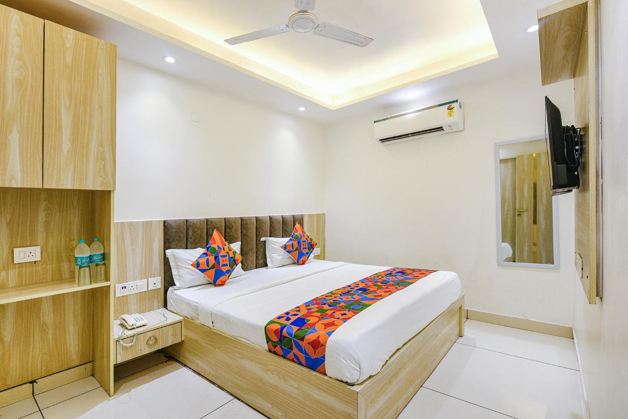 Fabhotel Luxury Inn Near Adarsh Nagar Metro Delhi  Eksteriør billede