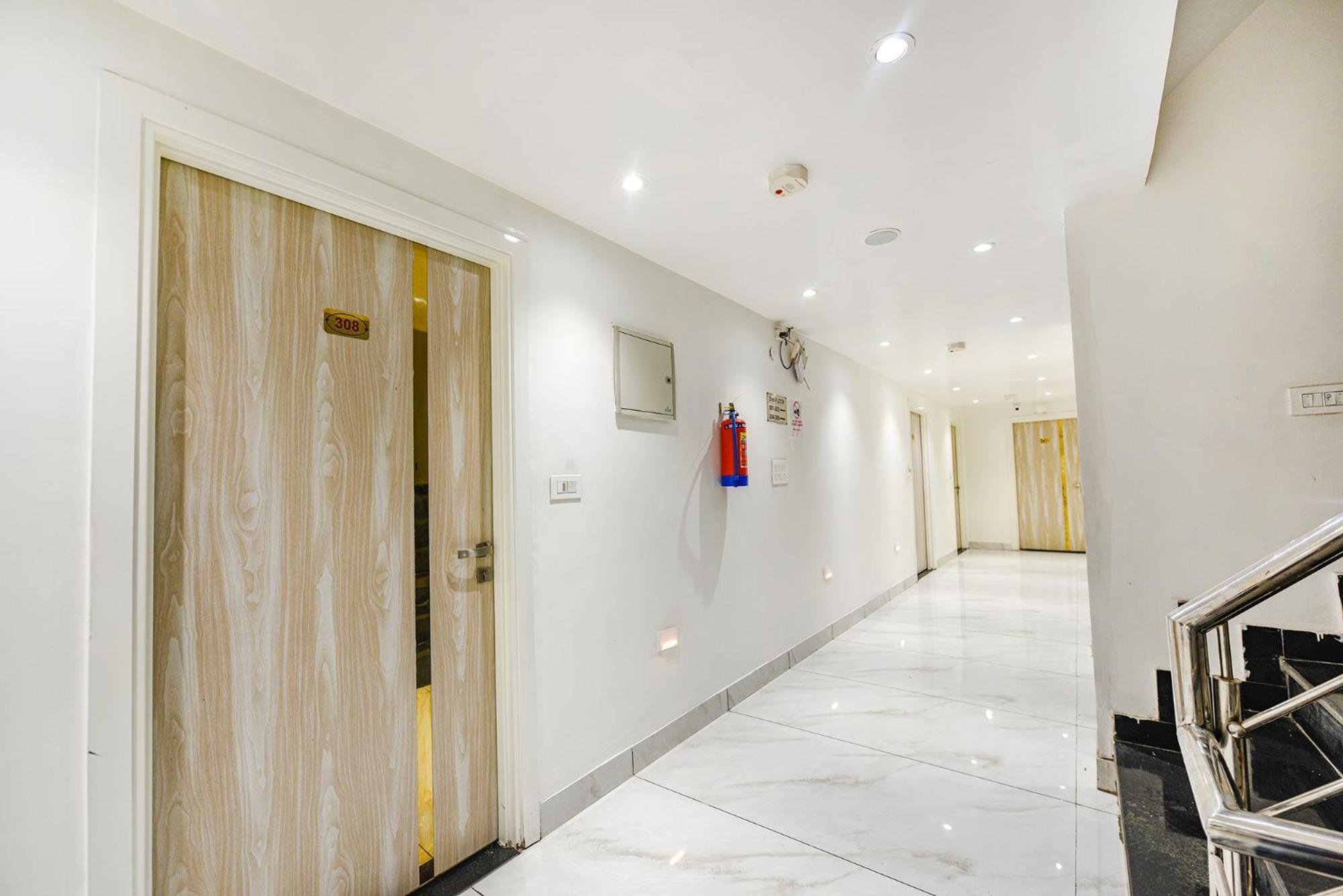Fabhotel Luxury Inn Near Adarsh Nagar Metro Delhi  Eksteriør billede