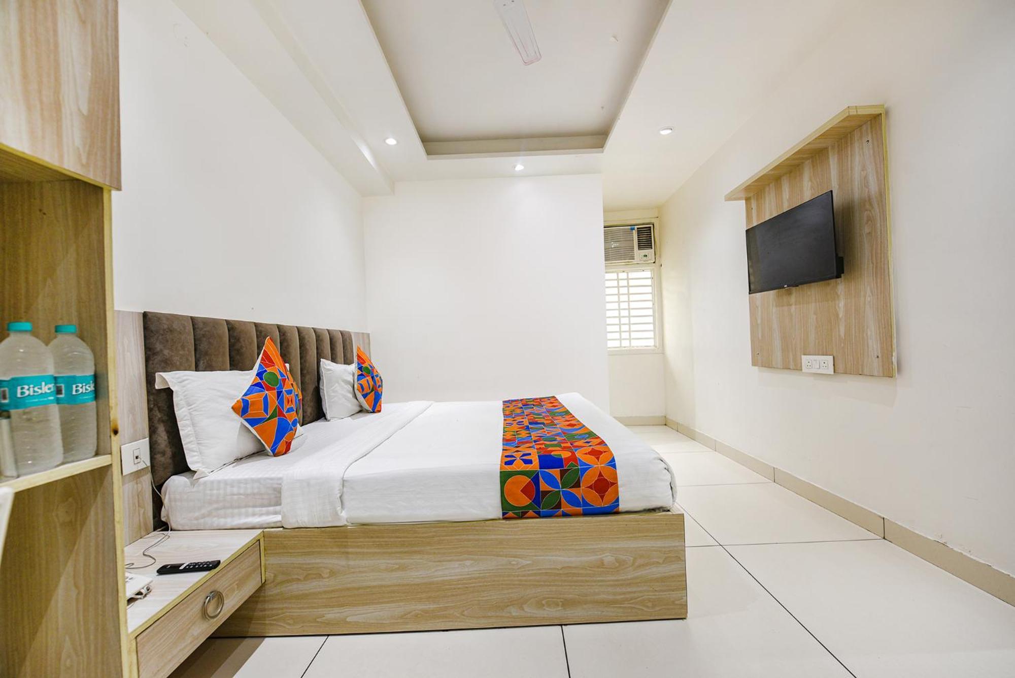 Fabhotel Luxury Inn Near Adarsh Nagar Metro Delhi  Eksteriør billede