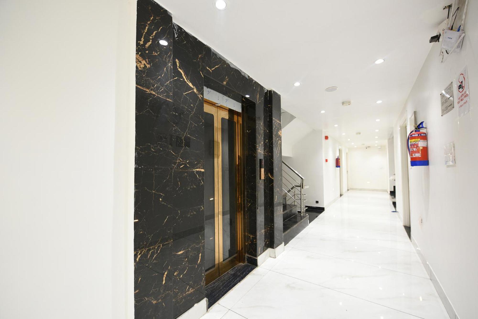 Fabhotel Luxury Inn Near Adarsh Nagar Metro Delhi  Eksteriør billede