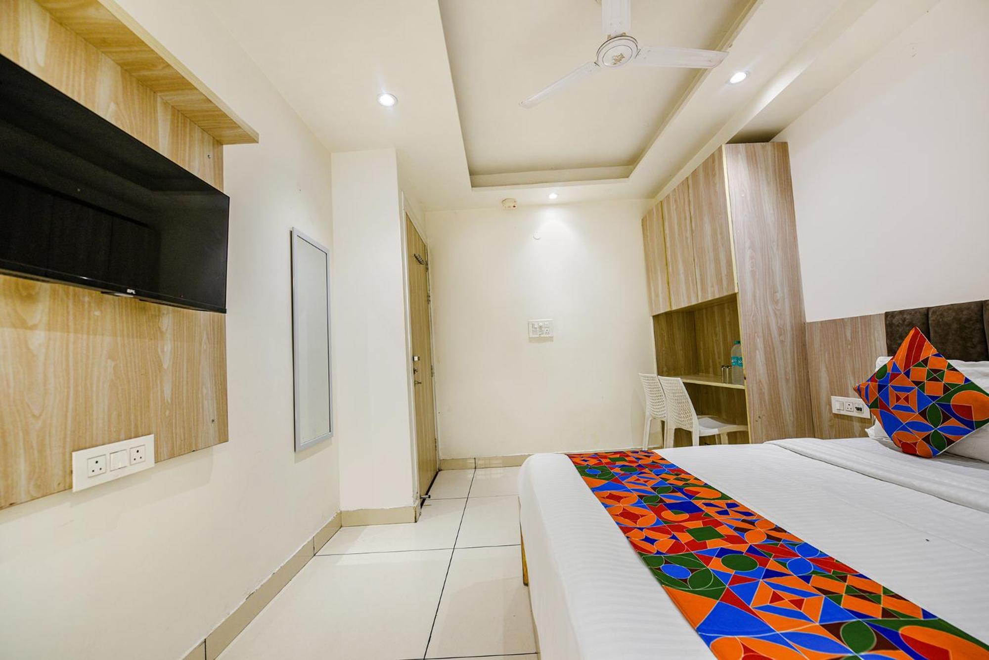 Fabhotel Luxury Inn Near Adarsh Nagar Metro Delhi  Eksteriør billede
