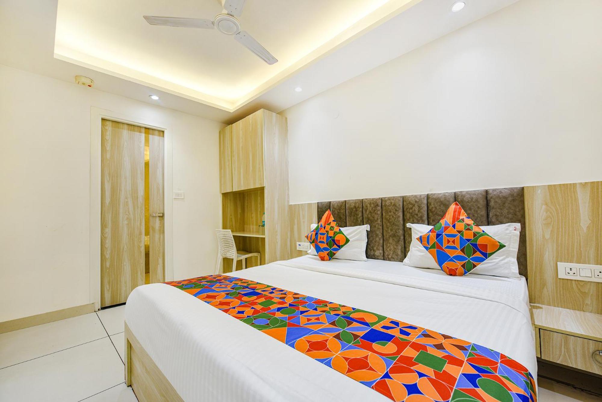 Fabhotel Luxury Inn Near Adarsh Nagar Metro Delhi  Eksteriør billede