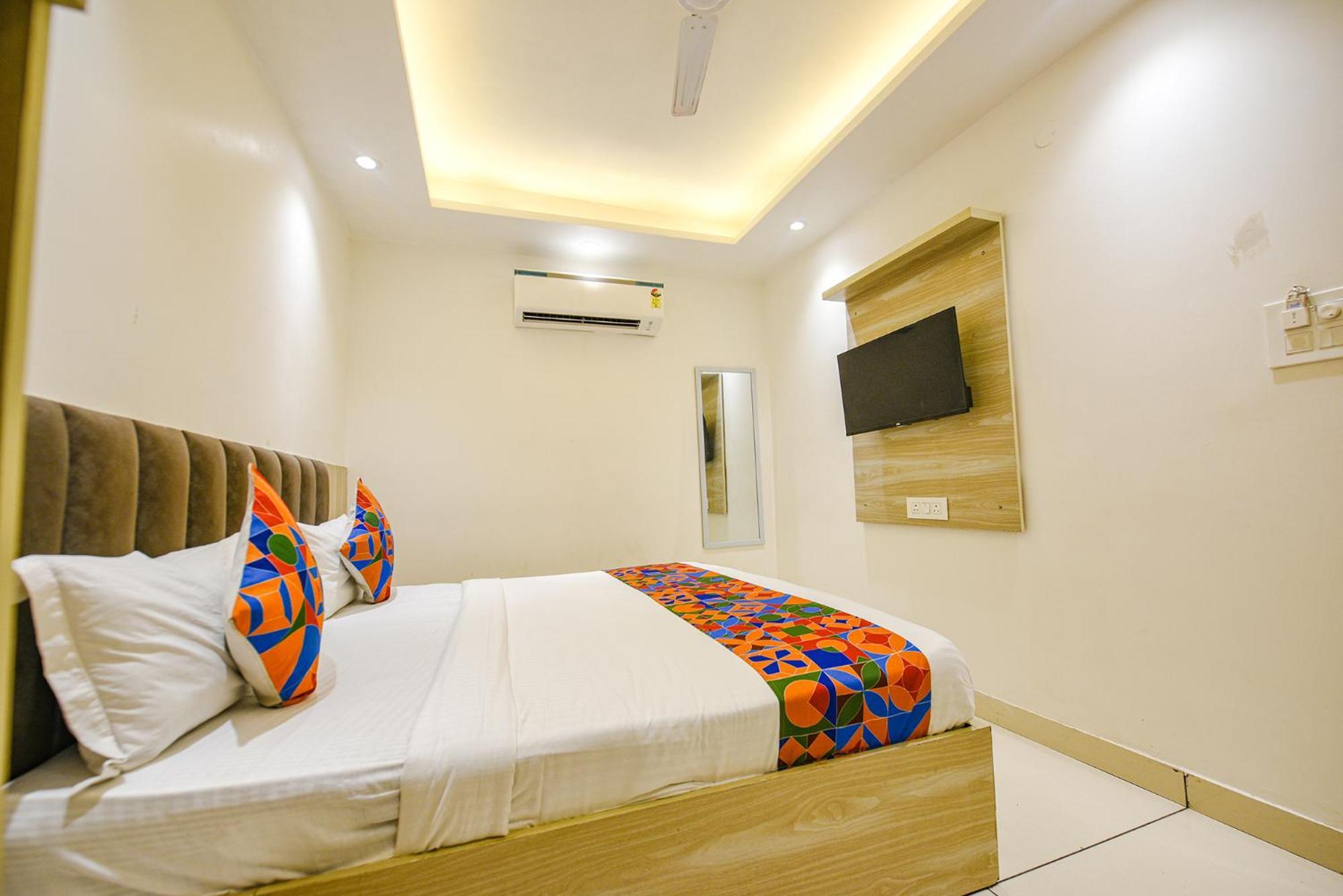 Fabhotel Luxury Inn Near Adarsh Nagar Metro Delhi  Eksteriør billede